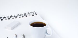 Jak wszyć gumkę do sukienki ręcznie?