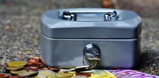 Jak otworzyć kasę pancerną?