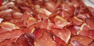 Jak długo można przechowywać wędzone mięso?