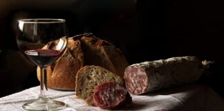 Ile może leżeć kiełbasa przed wędzeniem?